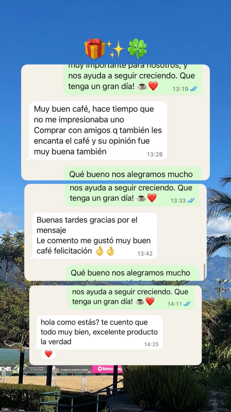 Reseñas de clientes compartidas por WhatsApp.