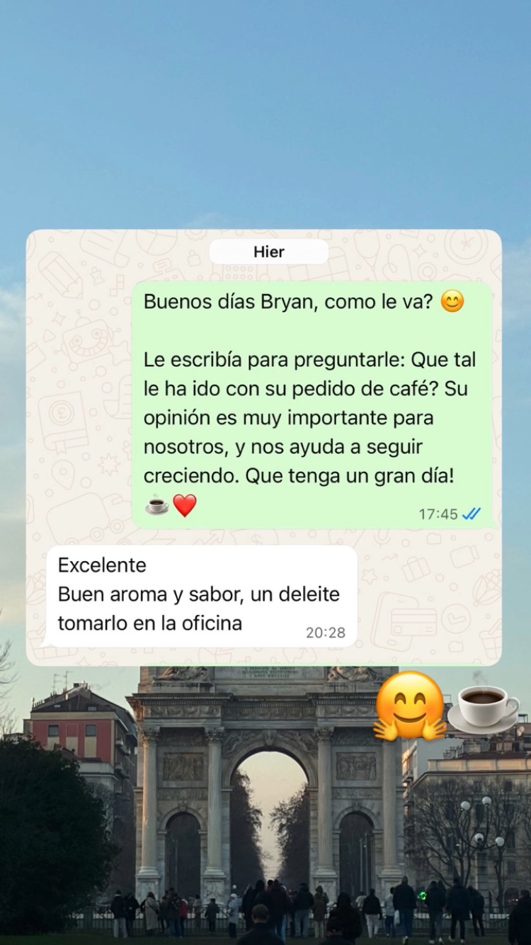Reseña de cliente por WhatsApp.