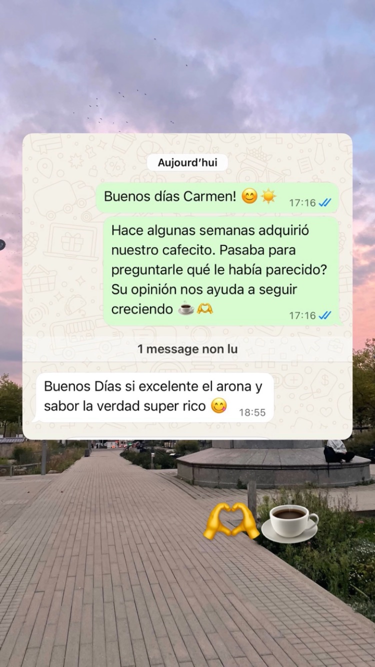 Reseña de cliente por WhatsApp.