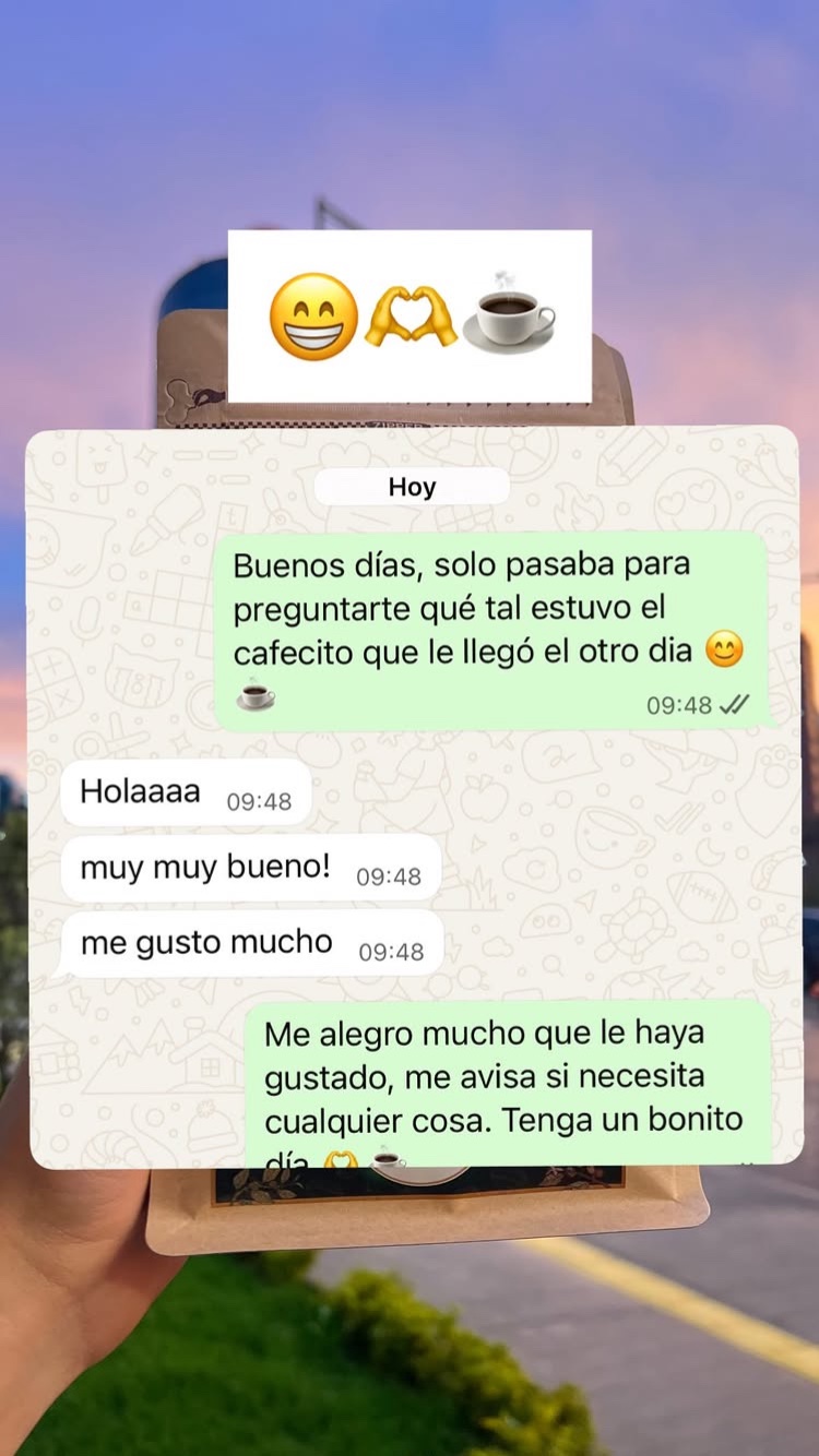 Reseña de cliente por WhatsApp.