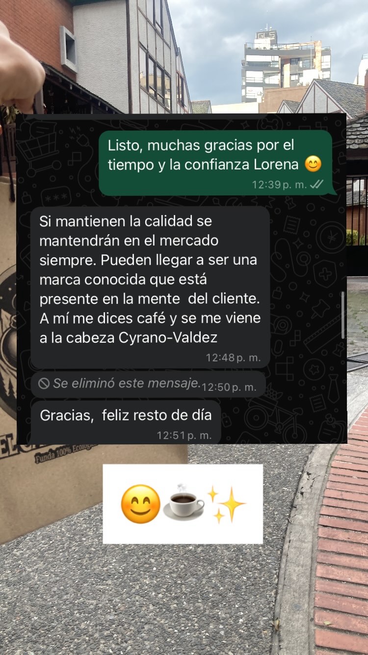 Reseña de cliente por WhatsApp.